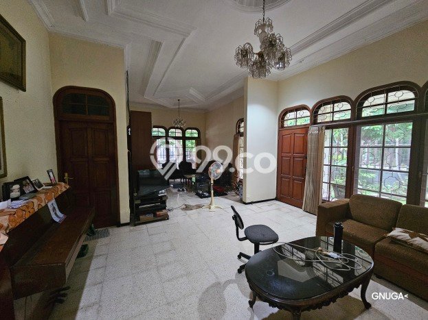 Rumah Mewah LB 250m2 Siap Pakai Desain Elegan di Kertajaya, Surabaya Rumah Mewah LB 250m2 Siap Pakai Desain Elegan di Kertajaya, Surabaya