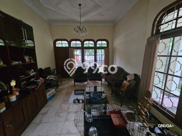 Rumah Mewah LB 250m2 Siap Pakai Desain Elegan di Kertajaya, Surabaya Rumah Mewah LB 250m2 Siap Pakai Desain Elegan di Kertajaya, Surabaya