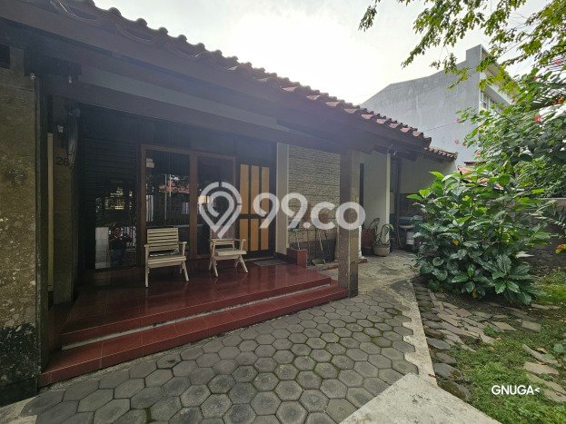 Dijual Rumah Premium dengan Fasilitas Sekitar Komplit di Rungkut, Surabaya Dijual Rumah Premium dengan Fasilitas Sekitar Komplit di Rungkut, Surabaya