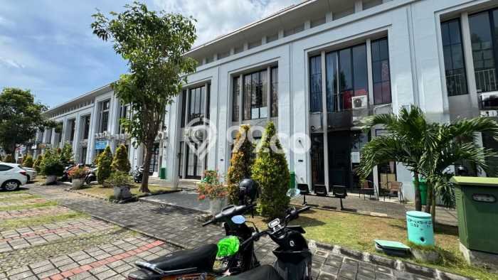 Ruko Komersial Dijual di Lakarsantri Surabaya LT 55m2 & LB 110m2 Ruko Komersial Dijual di Lakarsantri Surabaya LT 55m2 & LB 110m2