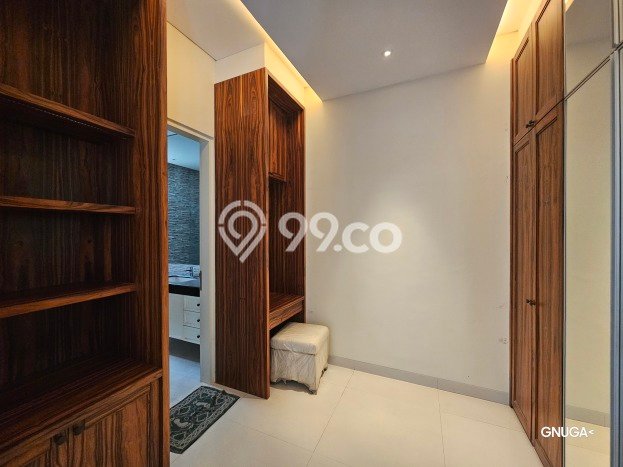 Hunian Elit LB 550m2 Siap Huni Desain Elegan di Jemursari, Surabaya Hunian Elit LB 550m2 Siap Huni Desain Elegan di Jemursari, Surabaya