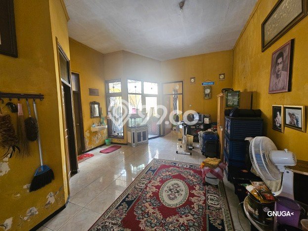 Hunian Cantik Modern Lb 150m2 di Rungkut, Surabaya Hunian Cantik Modern Lb 150m2 di Rungkut, Surabaya