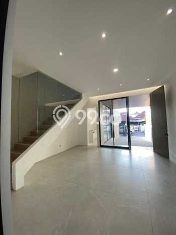 For Sale! Luxury House LT 100m2 Desain Modern di Manyar For Sale! Luxury House LT 100m2 Desain Modern di Manyar