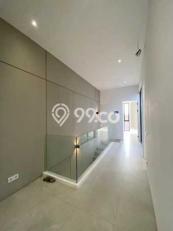 For Sale! Luxury House LT 100m2 Desain Modern di Manyar For Sale! Luxury House LT 100m2 Desain Modern di Manyar