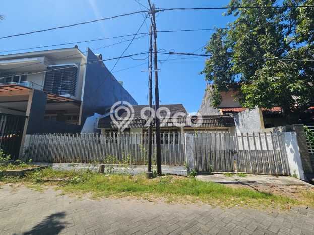 Rumah Strategis Modern Lb 144m2 di Wonocolo, Surabaya Rumah Strategis Modern Lb 144m2 di Wonocolo, Surabaya