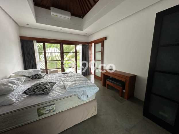 LOKASI TERBAIK! Vila di , Dimensi 409m2m², Area Strategis dengan jalan bagus LOKASI TERBAIK! Vila di , Dimensi 409m2m², Area Strategis dengan jalan bagus