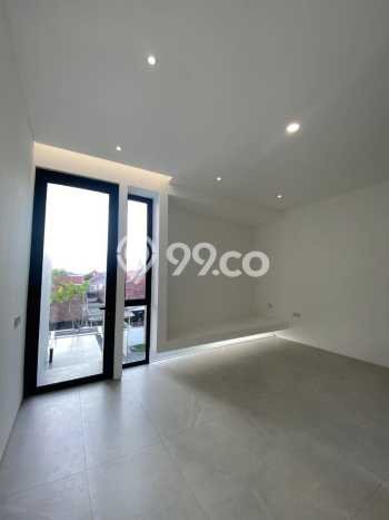 For Sale! Luxury House LT 100m2 Desain Modern di Manyar For Sale! Luxury House LT 100m2 Desain Modern di Manyar