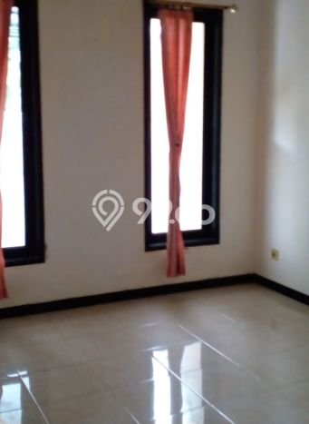 BEST LOCATION! Rumah di Jambangan, Akses ke Stasiun, 1 KM, LT 150m² LB 90m² BEST LOCATION! Rumah di Jambangan, Akses ke Stasiun, 1 KM, LT 150m² LB 90m²