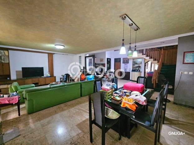 Dijual Rumah Premium dengan Fasilitas Sekitar Komplit di Rungkut, Surabaya Dijual Rumah Premium dengan Fasilitas Sekitar Komplit di Rungkut, Surabaya