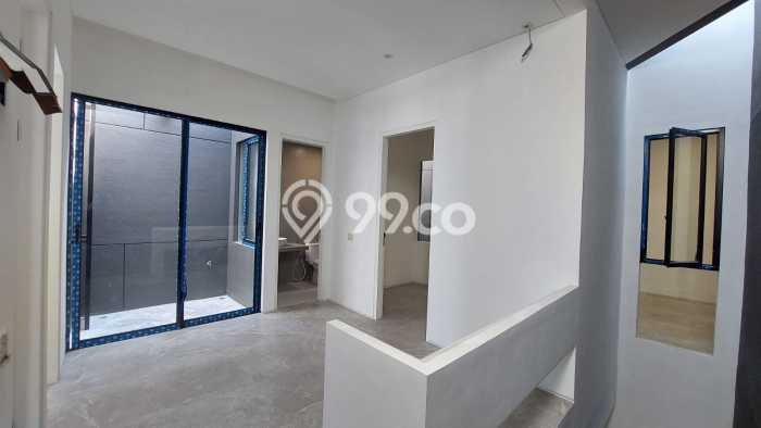 Dijual Rumah 4 Kamar Lokasi Strategis Bagus dan Strategis di Kutisari Dijual Rumah 4 Kamar Lokasi Strategis Bagus dan Strategis di Kutisari