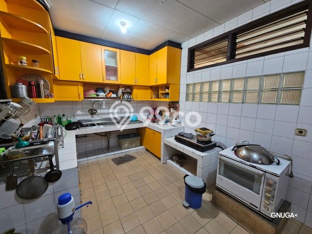 Dijual Rumah Premium dengan Fasilitas Sekitar Komplit di Rungkut, Surabaya Dijual Rumah Premium dengan Fasilitas Sekitar Komplit di Rungkut, Surabaya