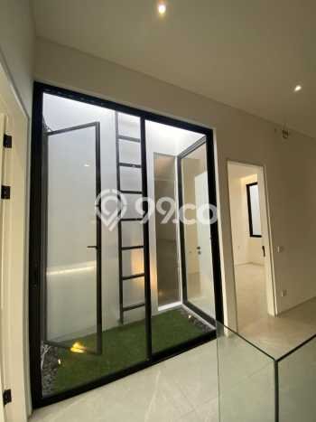For Sale! Luxury House LT 100m2 Desain Modern di Manyar For Sale! Luxury House LT 100m2 Desain Modern di Manyar