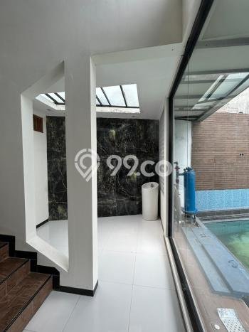 Jual Rumah Mewah Megah Dengan View Eksklusif di Panjang Jiwo, Surabaya Jual Rumah Mewah Megah Dengan View Eksklusif di Panjang Jiwo, Surabaya