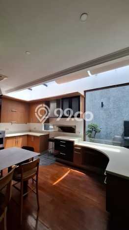 Hunian Modern dengan LT 450m2 & LB 650m2 Dikontrakkan di Mega Kuningan Hunian Modern dengan LT 450m2 & LB 650m2 Dikontrakkan di Mega Kuningan