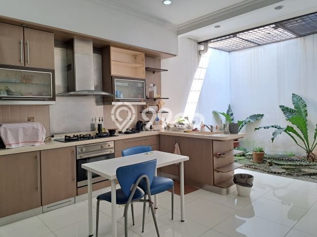 Dijual Rumah Luas Elegan Dengan View Eksklusif di Lebak Bulus, Jakarta Selatan Dijual Rumah Luas Elegan Dengan View Eksklusif di Lebak Bulus, Jakarta Selatan