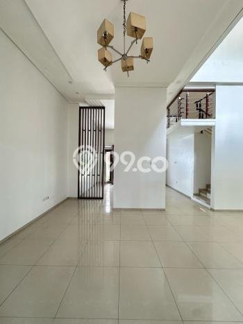 Jual Rumah Luas Elegan Dengan View Eksklusif di Lebak Bulus, Jakarta Selatan Jual Rumah Luas Elegan Dengan View Eksklusif di Lebak Bulus, Jakarta Selatan