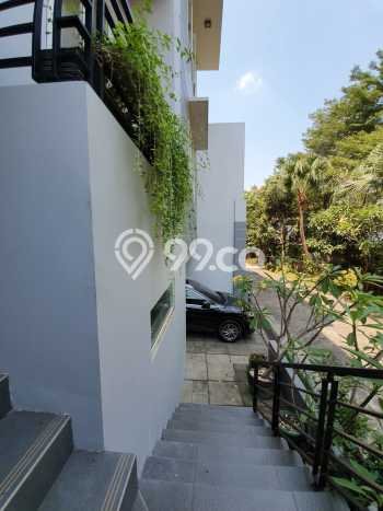 For Sale! Luxury House LT 200m2 Desain Modern di Lebak Bulus For Sale! Luxury House LT 200m2 Desain Modern di Lebak Bulus