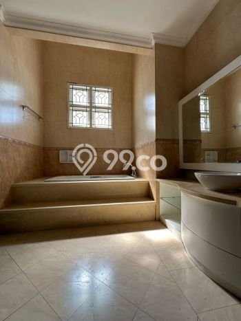 Rumah Bagus Disewakan di Cipete, Jakarta Selatan LT 910m2, LB 800m2 Rumah Bagus Disewakan di Cipete, Jakarta Selatan LT 910m2, LB 800m2