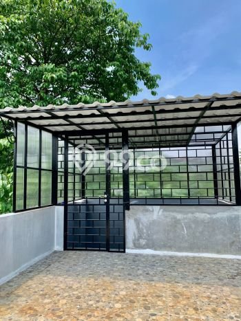 For Sale Hunian Rumah Terawat 5 Kamar di Margonda, Depok For Sale Hunian Rumah Terawat 5 Kamar di Margonda, Depok