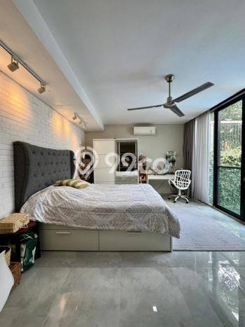 Rumah Elit LB 300m2 Siap Huni Desain Elegan di Ragunan, Jakarta Selatan Rumah Elit LB 300m2 Siap Huni Desain Elegan di Ragunan, Jakarta Selatan