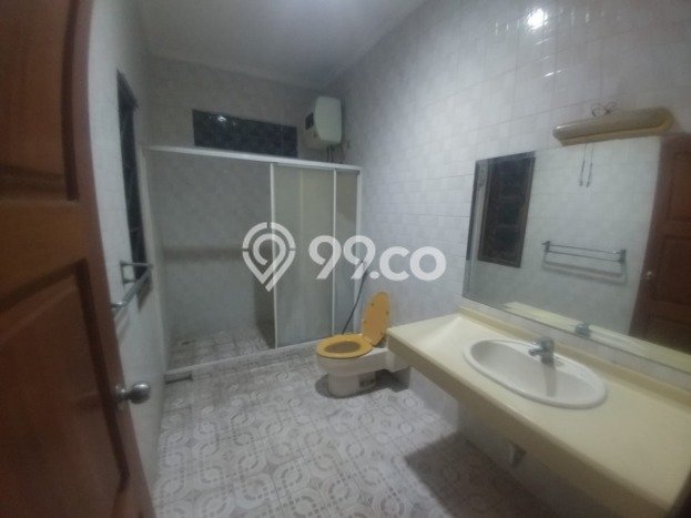 Siap Huni Rumah Mewah 5 Kamar di Mampang Prapatan Dekat ke Mana Pun Siap Huni Rumah Mewah 5 Kamar di Mampang Prapatan Dekat ke Mana Pun