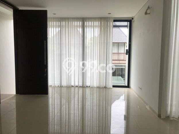 Ready to Use! Luxury House LT 133m2 Desain Modern di Lebak Bulus Ready to Use! Luxury House LT 133m2 Desain Modern di Lebak Bulus