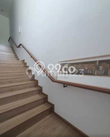 For Sale! Premium House LT 126m2 Desain Elegan di Lebak Bulus For Sale! Premium House LT 126m2 Desain Elegan di Lebak Bulus