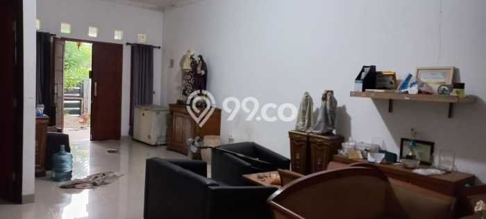 For Sale Rumah 4 Kamar Lokasi Ideal Nyaman dan Strategis di Cinere For Sale Rumah 4 Kamar Lokasi Ideal Nyaman dan Strategis di Cinere