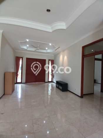 Hunian Modern dengan LT 930m2 & LB 453m2 Disewakan di Cipete Hunian Modern dengan LT 930m2 & LB 453m2 Disewakan di Cipete