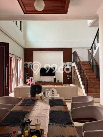 Rumah Luxury Modern Siap Huni di Bambu Apus Jakarta Timur Rumah Luxury Modern Siap Huni di Bambu Apus Jakarta Timur