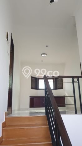 Dijual Rumah Premium dengan Fasilitas Sekitar Lengkap di Cinere, Depok Dijual Rumah Premium dengan Fasilitas Sekitar Lengkap di Cinere, Depok