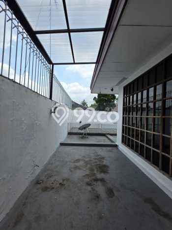 Rumah Eksklusif Siap Huni LT 300m2 di Cinere, Depok Rumah Eksklusif Siap Huni LT 300m2 di Cinere, Depok