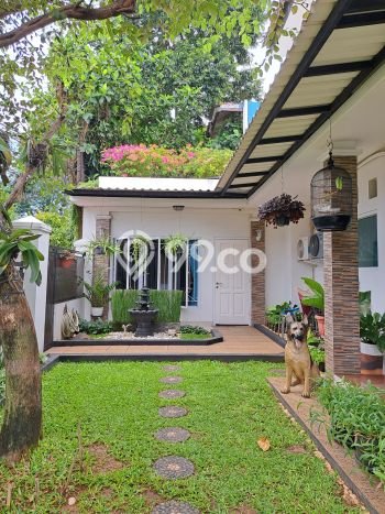 Ready to Use! Luxury House LT 332m2 Desain Elegan di Lebak Bulus Ready to Use! Luxury House LT 332m2 Desain Elegan di Lebak Bulus