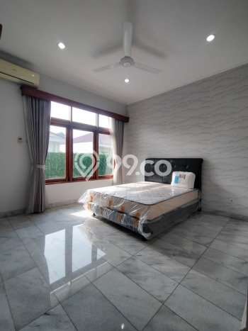 Disewakan! Rumah 5 Kamar Tidur &
5 Kamar Mandi di Tb Simatupang, Jakarta Selatan Disewakan! Rumah 5 Kamar Tidur &
5 Kamar Mandi di Tb Simatupang, Jakarta Selatan