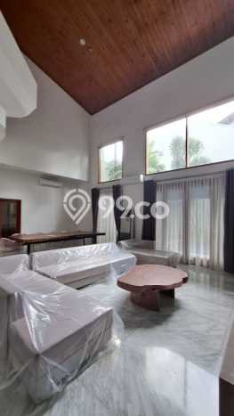 Hunian Modern dengan LT 450m2 & LB 650m2 Dikontrakkan di Mega Kuningan Hunian Modern dengan LT 450m2 & LB 650m2 Dikontrakkan di Mega Kuningan