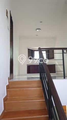 Dijual Rumah Premium dengan Fasilitas Sekitar Lengkap di Cinere, Depok Dijual Rumah Premium dengan Fasilitas Sekitar Lengkap di Cinere, Depok