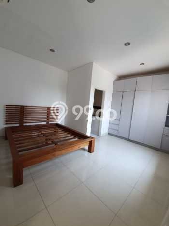 For Sale! Luxury House LT 200m2 Desain Modern di Lebak Bulus For Sale! Luxury House LT 200m2 Desain Modern di Lebak Bulus