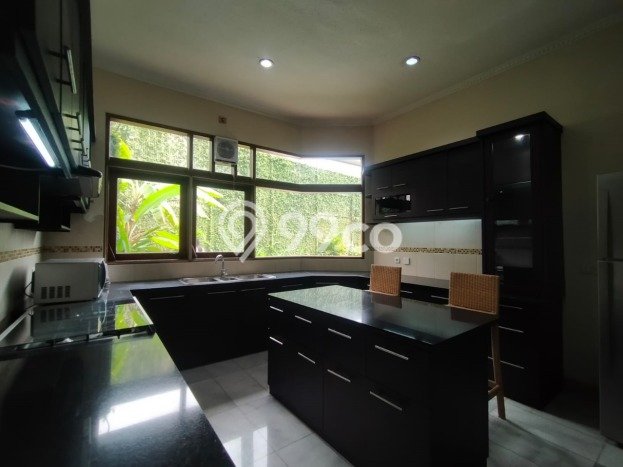 Disewakan! Rumah 5 Kamar Tidur &
5 Kamar Mandi di Tb Simatupang, Jakarta Selatan Disewakan! Rumah 5 Kamar Tidur &
5 Kamar Mandi di Tb Simatupang, Jakarta Selatan