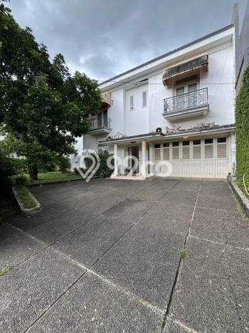 Ready to Use! Premium House LT 707m2 Desain Elegan di Cipete Ready to Use! Premium House LT 707m2 Desain Elegan di Cipete