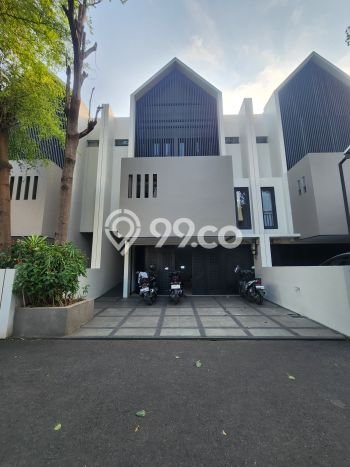 Siap Huni Rumah Mewah 4 Kamar di Cilandak Dekat ke Mana Pun Siap Huni Rumah Mewah 4 Kamar di Cilandak Dekat ke Mana Pun