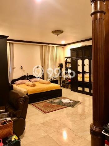 Rumah Elit Modern Tanpa Renovasi di Pangkalan Jati Depok Rumah Elit Modern Tanpa Renovasi di Pangkalan Jati Depok