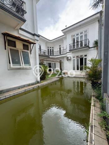 Ready to Use! Premium House LT 707m2 Desain Elegan di Cipete Ready to Use! Premium House LT 707m2 Desain Elegan di Cipete