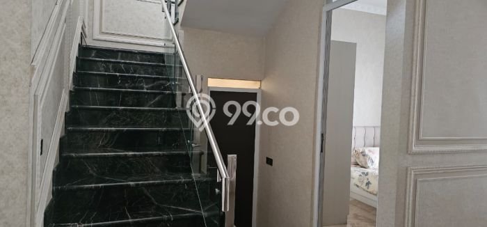 For Sale! Luxury House LT 624m2 Desain Modern di Taman Kopo Indah For Sale! Luxury House LT 624m2 Desain Modern di Taman Kopo Indah