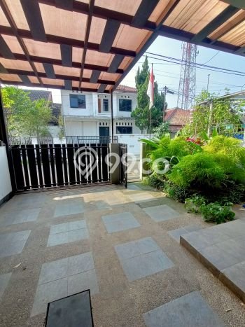 Disewakan! Rumah 4 Kamar Tidur &
4 Kamar Mandi di Cikutra, Bandung Disewakan! Rumah 4 Kamar Tidur &
4 Kamar Mandi di Cikutra, Bandung