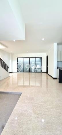 Rumah Elit Modern Tanpa Renovasi di BSD Tangerang Rumah Elit Modern Tanpa Renovasi di BSD Tangerang