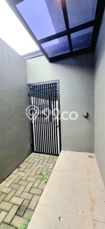Rumah Elit Modern Tanpa Renovasi di BSD Tangerang Rumah Elit Modern Tanpa Renovasi di BSD Tangerang
