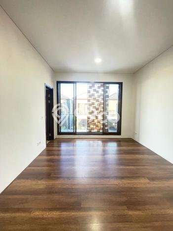 Ready to Use! Premium House LT 120m2 Desain Elegan di BSD Ready to Use! Premium House LT 120m2 Desain Elegan di BSD