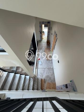 Ready to Use! Premium House LT 260m2 Desain Elegan di BSD City Ready to Use! Premium House LT 260m2 Desain Elegan di BSD City