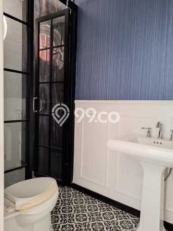 Rumah Elit Modern Tanpa Renovasi di BSD Tangerang Rumah Elit Modern Tanpa Renovasi di BSD Tangerang