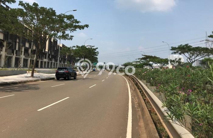 Ruko Dijual di Tangerang LT 108m2 & LB 352m2 Lokasi Terbaik! Ruko Dijual di Tangerang LT 108m2 & LB 352m2 Lokasi Terbaik!